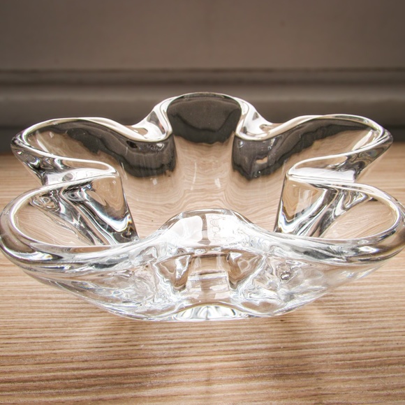 Vintage Tiffin Glass Vase- Retro Flower Trinket Dish-Candy Dish 7x7x2 inches - Picture 2 of 4